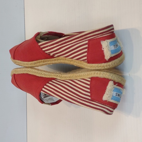 Toms Women's University Red Classic Rope Sole Slip-On Red / Ivory Stripe Flats - Picture 6 of 10